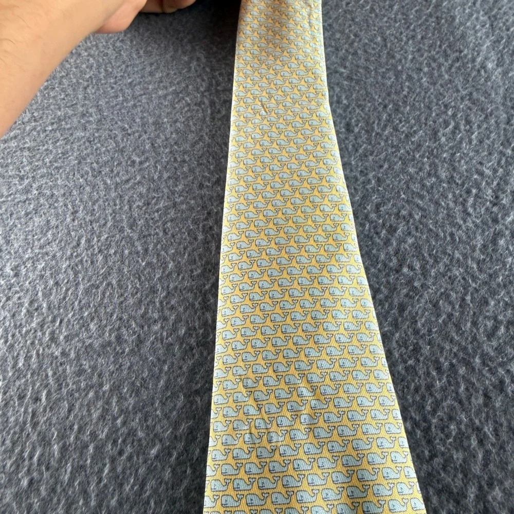 Vineyard Vines Tie Mens OS Yellow Whale Print Silk Preppy Nautical Hand Made USA